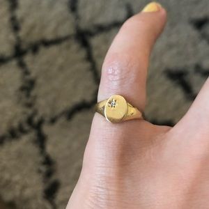 Mejuri Star Signet Ring Size 3